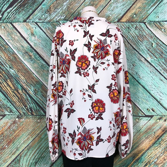 B3 - H&M| White W/Floral Chiffon Top - 12 - Picture 5 of 7